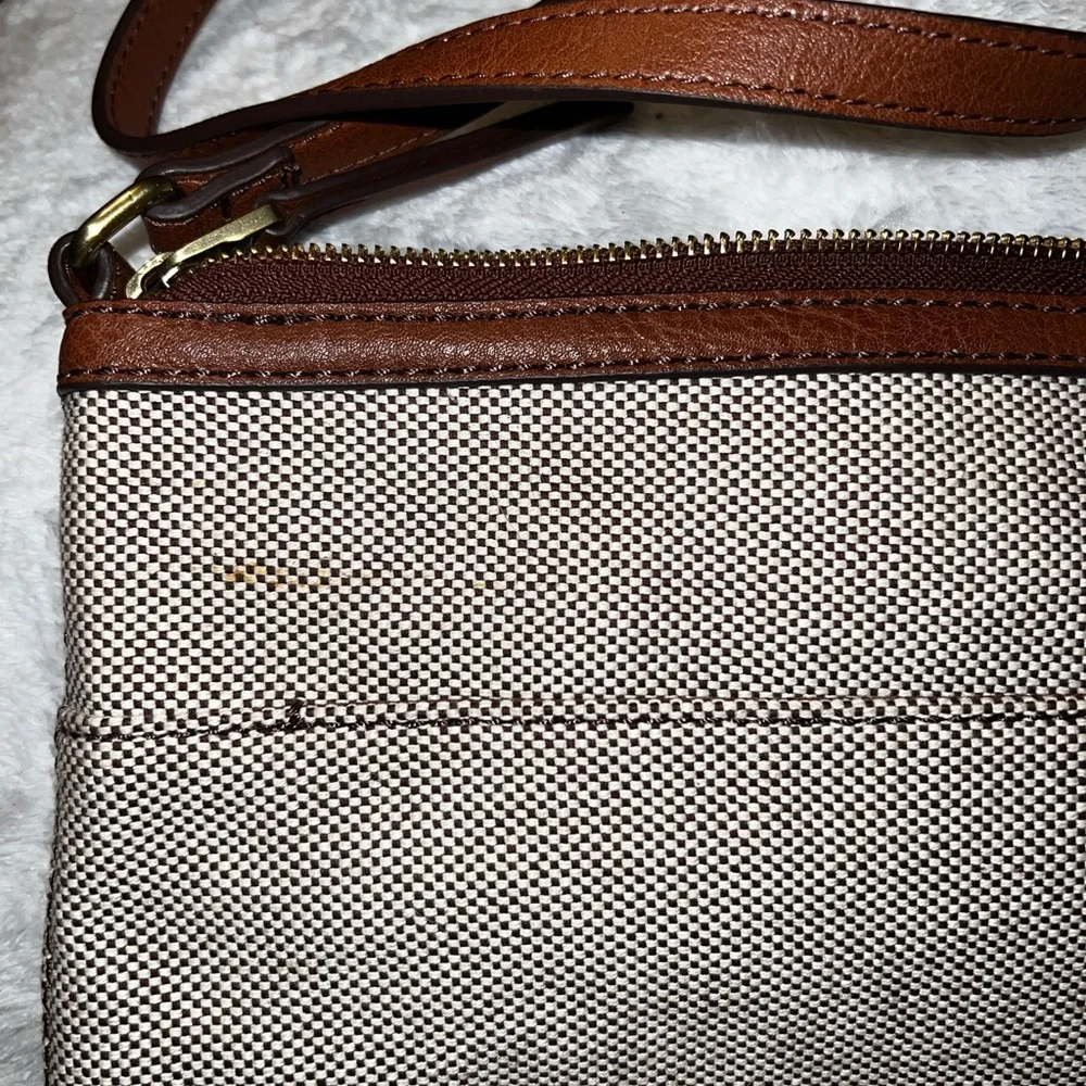 Fossil crossbody - Picture 2 of 8